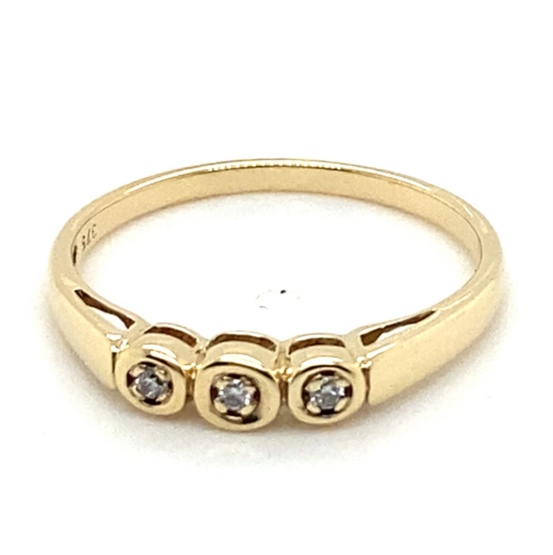 9CT YELLOW GOLD DIAMONDS CLAW IN TRILOGY SETTING DRESS RING