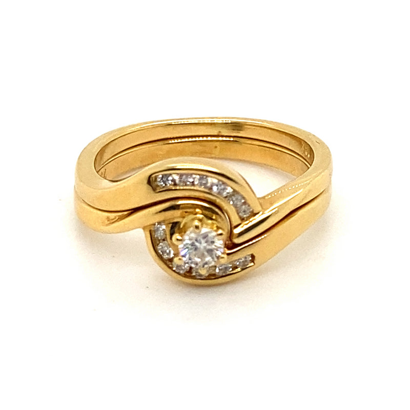 18CT YELLOW GOLD WRAP AROUND STYLE DIAMOND BRIDAL SET VALUED @ $2599