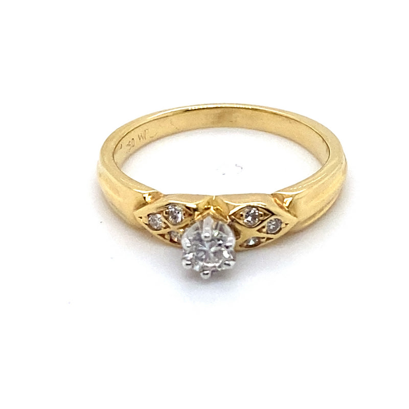 18CT YELLOW & WHITE GOLD THICKENED TOP DIAMOND DRESS RING VALUED @ $1799