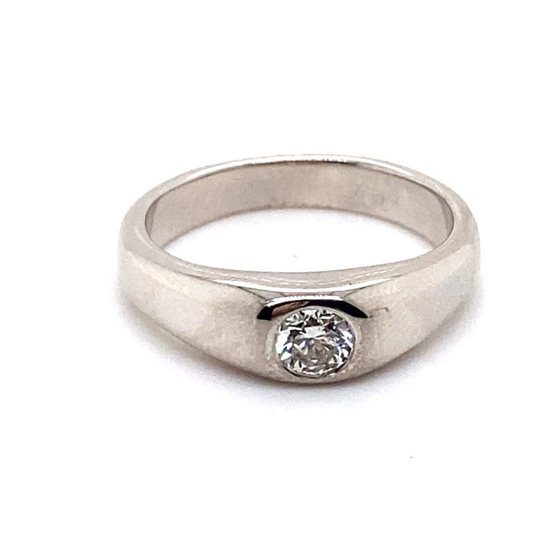 9CT WHITE GOLD THICKENED TOP STYLE DIAMOND DRESS RING VALUED @ $2199