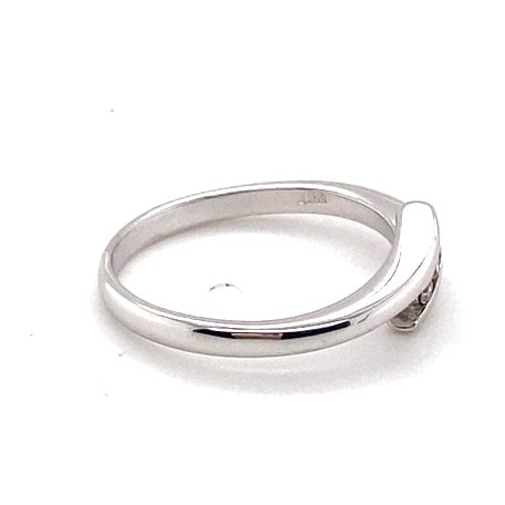 9CT WHITE GOLD 3 DIAMONDS SET IN CROSSOVER RING TW 2.1g