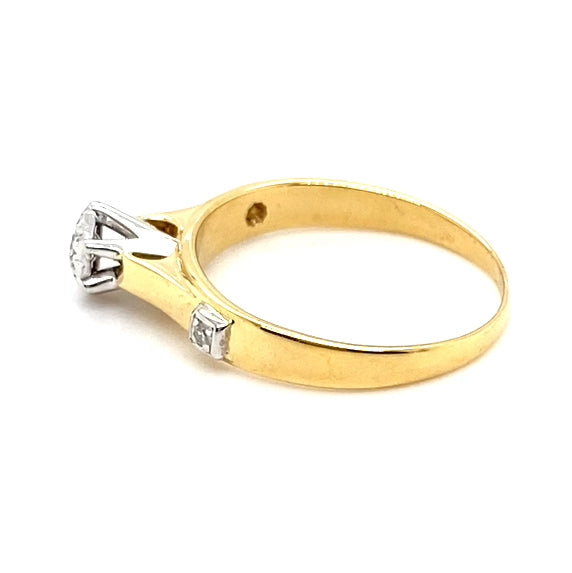 18CT YELLOW GOLD & PALLADIUM FLOW UP STYLE DIAMOND DRESS RING VALUED @ $2499