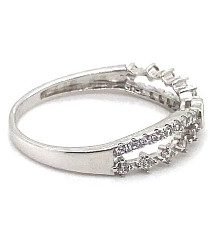 18CT WHITE GOLD CUBIC ZIRCONIAS IN CROSS OVER PATTERN DRESS RING VALUED @ $1199