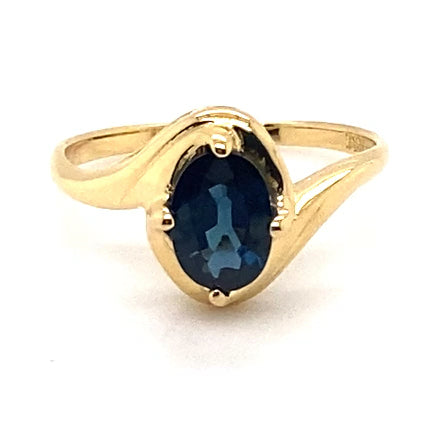 18CT YELLOW GOLD GALLERIED WRAP AROUND SAPPHIRE DRESS RING VALUED @ $1899