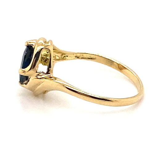 18CT YELLOW GOLD GALLERIED WRAP AROUND SAPPHIRE DRESS RING VALUED @ $1899