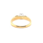 18CT YELLOW & WHITE GOLD POINTED SHOULDER DIAMOND DRESS RING VALUED @ $2399