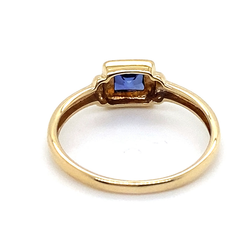 9CT YELLOW GOLD BEZEL SET SYNTHETIC SAPPHIRE DRESS RING