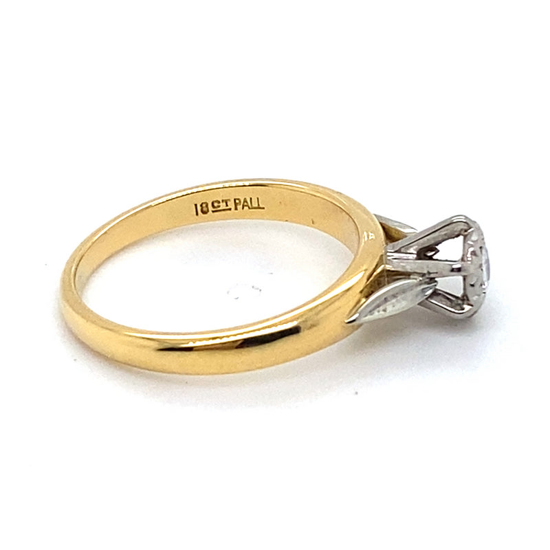 18CT YELLOW GOLD & PALLADIUM DIAMOND DRESS RING VALUED @ $1399