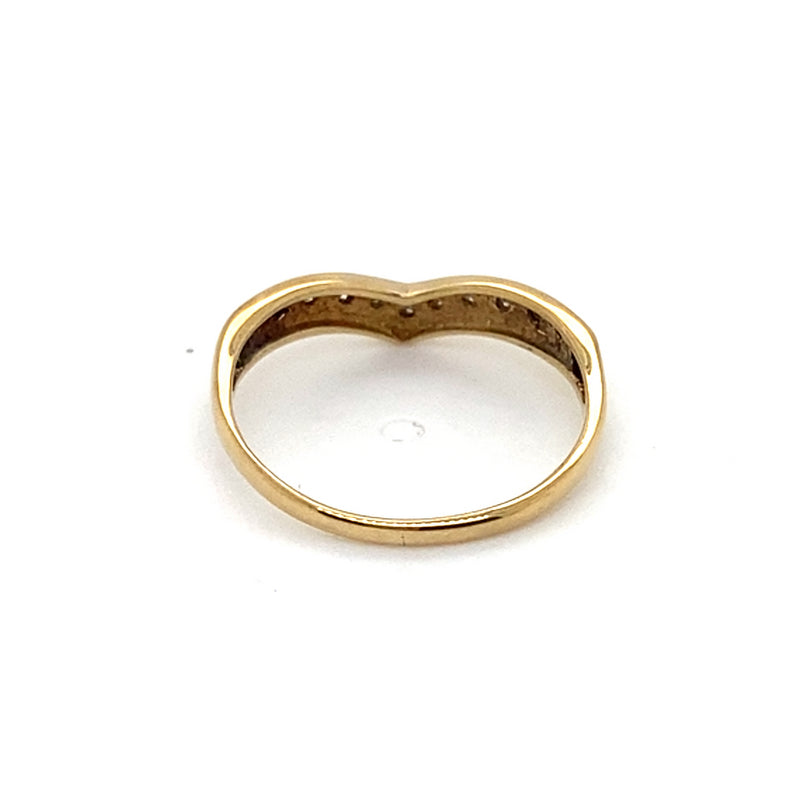 9CT YELLOW GOLD DIAMONDS SET IN THE V SHAPED SETTING DRESS RING