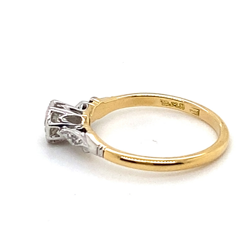 18CT YELLOW GOLD & PALLADIUM ANTIQUE STYLE DIAMOND DRESS RING VALUED @ $1999