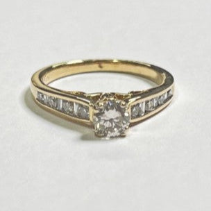 18ct YELLOW GOLD DIAMOND DRESS RING TDW: 0.70cts VAL: $4099