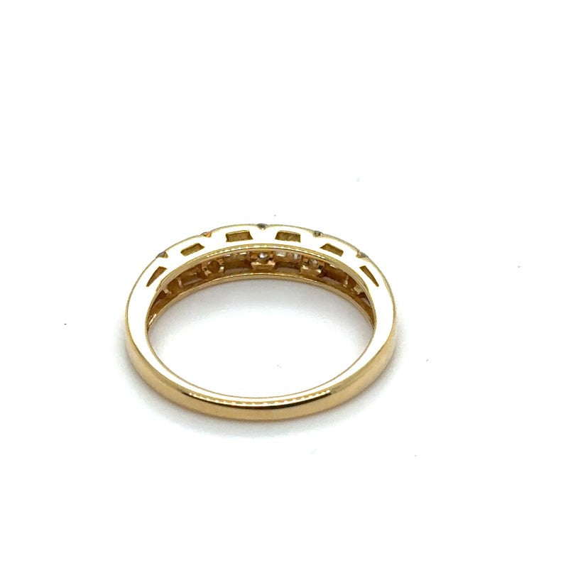 18ct YELLOW GOLD DIAMOND RING TDW: 0.34ct VAL: $2299